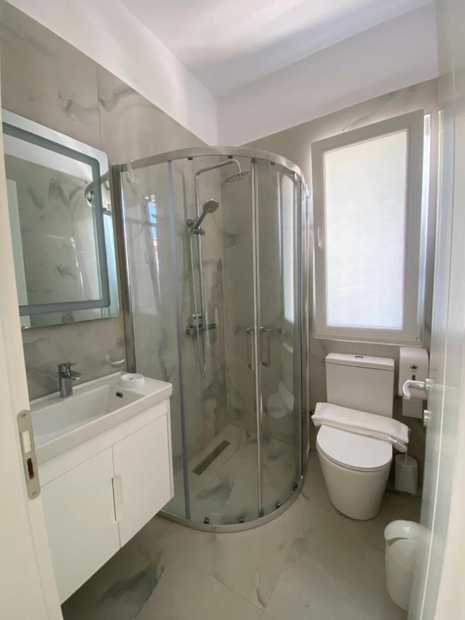 Shëngjin Helena Hotel מראה חיצוני תמונה