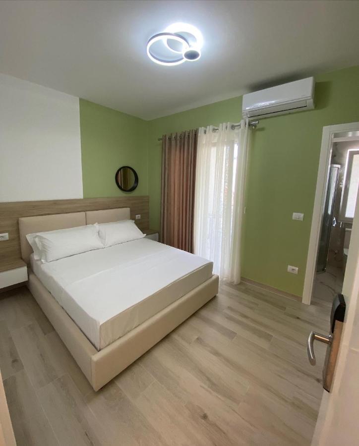 Shëngjin Helena Hotel מראה חיצוני תמונה