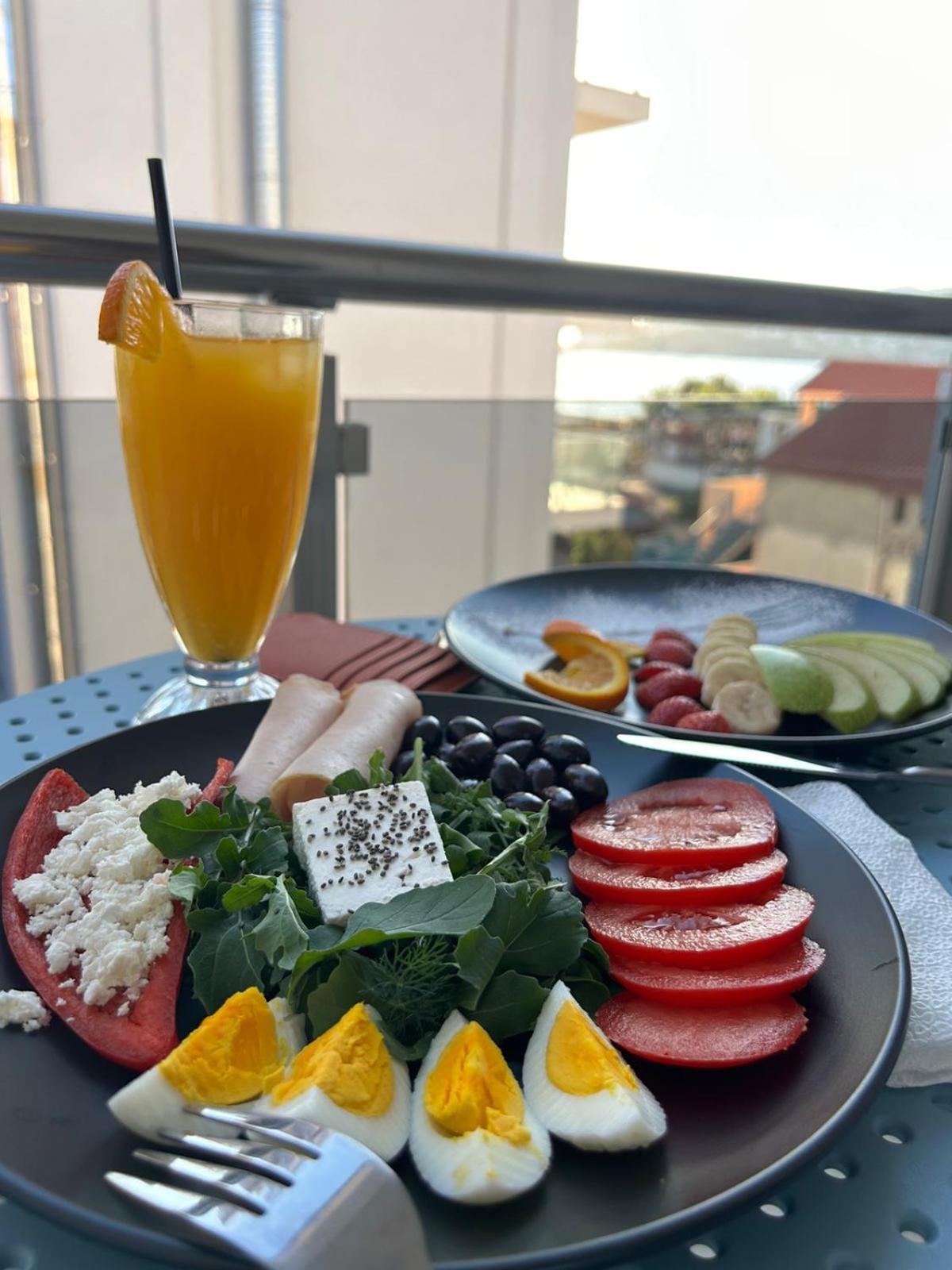 Shëngjin Helena Hotel מראה חיצוני תמונה